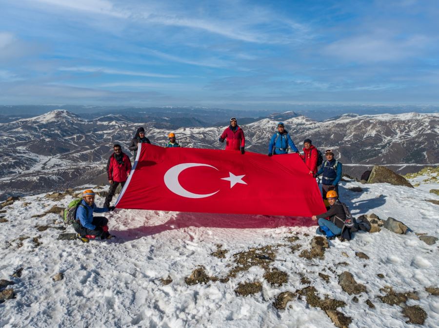 DAĞCILAR, YILDIZ DAĞI'NIN ZİRVESİNDE (VİDEO)