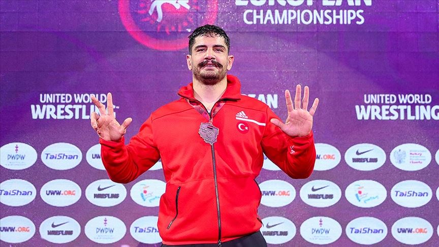 Milli güreşçi Taha Akgül 8. kez Avrupa şampiyonu oldu -VİDEOLU-