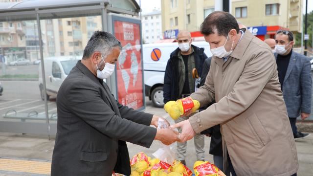 VALİ AYHAN'DAN ÖRNEK DAVRANIŞ