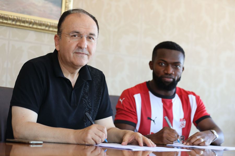 AZUBUİKE RESMEN SİVASSPOR'DA 