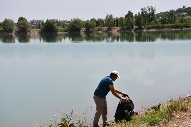 30 ÇUVAL ÇÖP TOPLADILAR