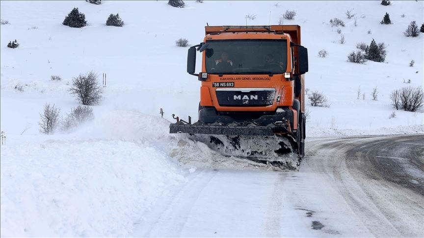 470 köy yolu ulaşıma kapandı