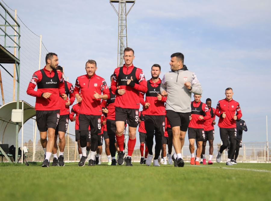 Sivasspor hazırlıklarını sürdürdü (Video)
