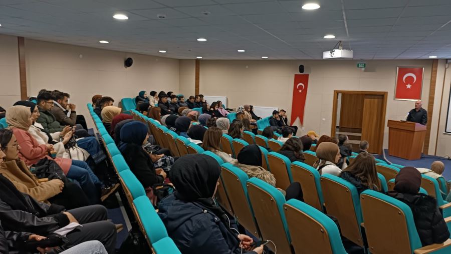 SCÜ’de Tecrübe Paylaşımı konferansı 