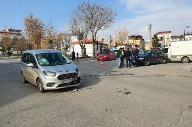 Sürücüyü itfaiye kurtardı (Video)