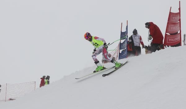 Alp Disiplini Minikler Kayak Festivali Sivas'ta yapıldı