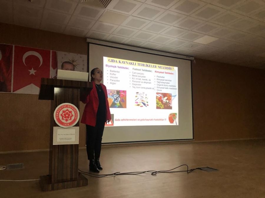 Suşehri'nde "Gıda Kaynaklı Tehlikelere Dikkat" konulu konferans düzenlendi 