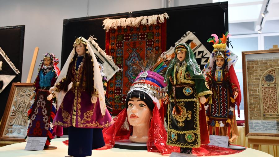 Sivas'ta usta ellerden geleneksel el sanatları sergisi 