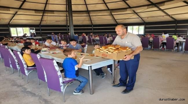 Öğrenciler kahvaltıda bir araya geldi