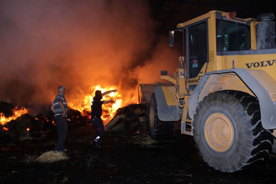 Sivas'ta çiftlikte çıkan yangın hasara yol açtı  -Videolu_