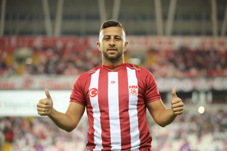 Sivasspor kariyerine golle başladı