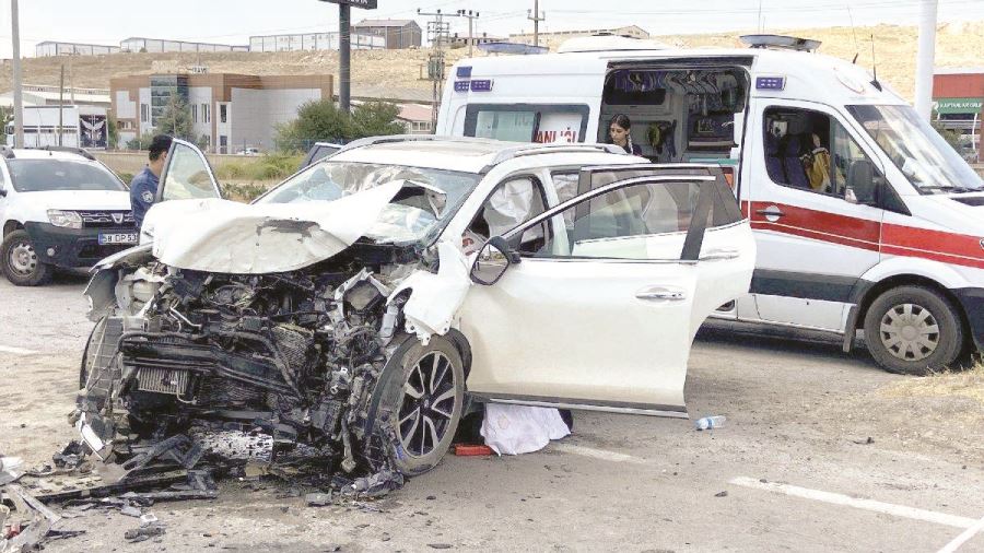 YOLLAR KANA BULANDI (VİDEO)