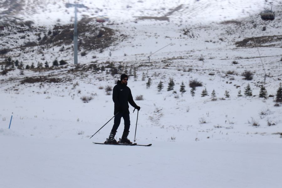 Yıldız’da kayak sezonu başladı (Video)